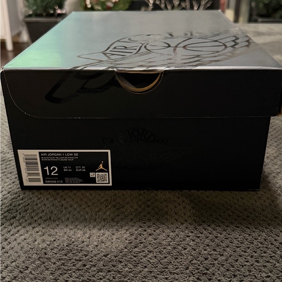 Jordan 1 low SE Black elephant print and yellow accents size 12 - Picture 7 of 7